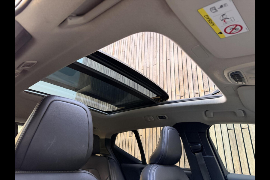 Volvo XC40 1.5 T4 Recharge R-Design Automaat | Panoramadak | LED verlichting | Sportstoelen leer | DAB | Apple CarPlay | 360 graden camera