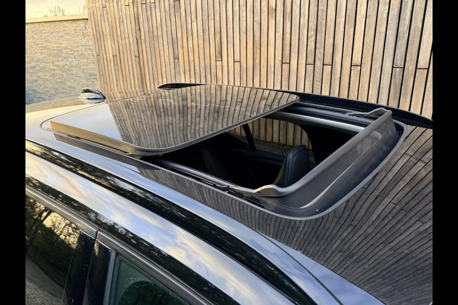 Volvo XC40 1.5 T4 Recharge R-Design Automaat | Panoramadak | LED verlichting | Sportstoelen leer | DAB | Apple CarPlay | 360 graden camera