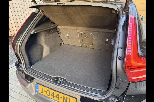 Volvo XC40 1.5 T4 Recharge R-Design Automaat | Panoramadak | LED verlichting | Sportstoelen leer | DAB | Apple CarPlay | 360 graden camera