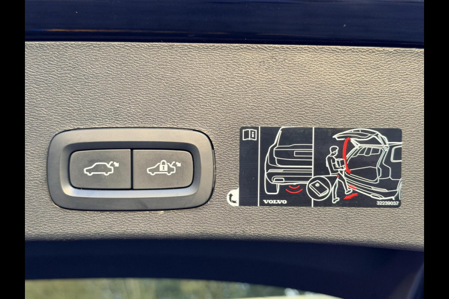 Volvo XC40 1.5 T4 Recharge R-Design Automaat | Panoramadak | LED verlichting | Sportstoelen leer | DAB | Apple CarPlay | 360 graden camera