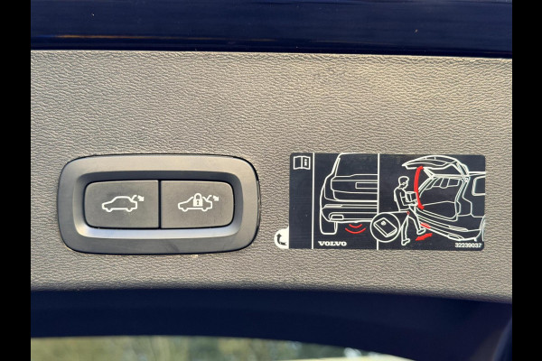 Volvo XC40 1.5 T4 Recharge R-Design Automaat | Panoramadak | LED verlichting | Sportstoelen leer | DAB | Apple CarPlay | 360 graden camera