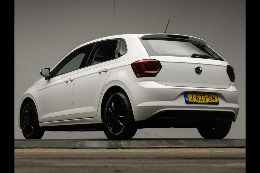 Volkswagen Polo 1.0 TSI Sport (APPLE CARPLAY,NAVI,CRUISE,PDC,CAMERA,SPORTSTOELEN,GETINT,CLIMATE,NETTESTAAT)