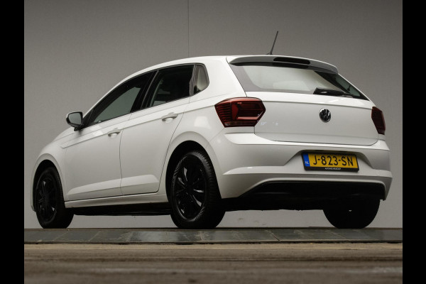 Volkswagen Polo 1.0 TSI Sport (APPLE CARPLAY,NAVI,CRUISE,PDC,CAMERA,SPORTSTOELEN,GETINT,CLIMATE,NETTESTAAT)