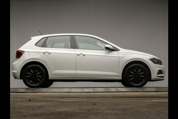 Volkswagen Polo 1.0 TSI Sport (APPLE CARPLAY,NAVI,CRUISE,PDC,CAMERA,SPORTSTOELEN,GETINT,CLIMATE,NETTESTAAT)