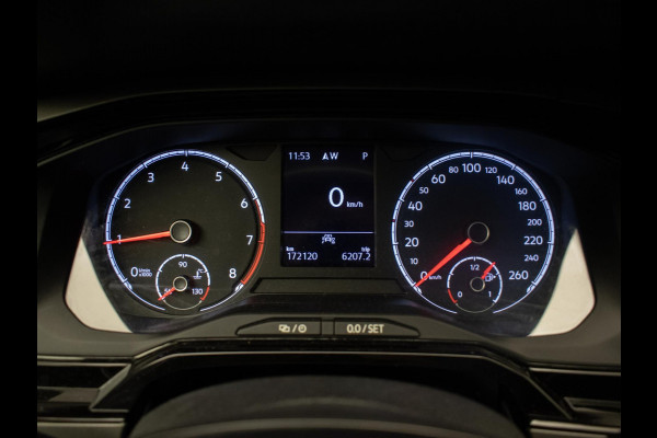 Volkswagen Polo 1.0 TSI Sport (APPLE CARPLAY,NAVI,CRUISE,PDC,CAMERA,SPORTSTOELEN,GETINT,CLIMATE,NETTESTAAT)