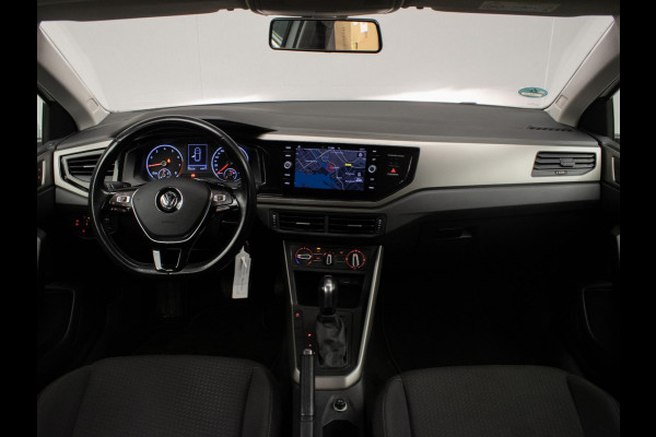 Volkswagen Polo 1.0 TSI Sport (APPLE CARPLAY,NAVI,CRUISE,PDC,CAMERA,SPORTSTOELEN,GETINT,CLIMATE,NETTESTAAT)