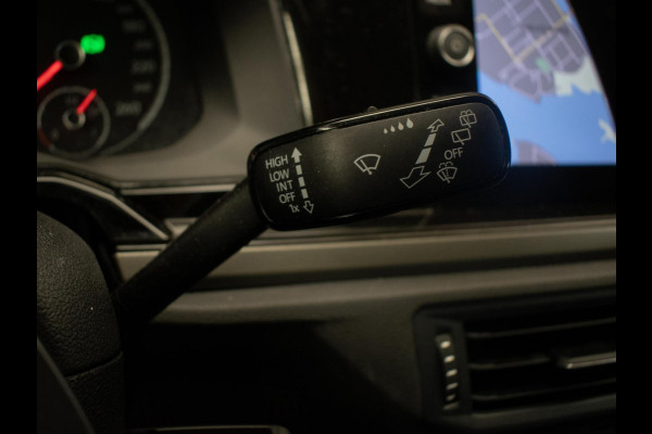 Volkswagen Polo 1.0 TSI Sport (APPLE CARPLAY,NAVI,CRUISE,PDC,CAMERA,SPORTSTOELEN,GETINT,CLIMATE,NETTESTAAT)
