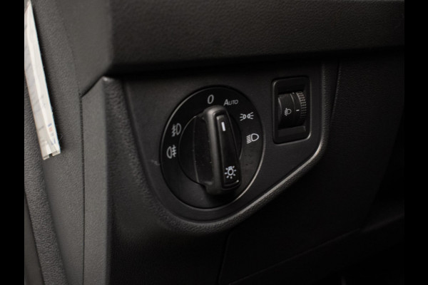 Volkswagen Polo 1.0 TSI Sport (APPLE CARPLAY,NAVI,CRUISE,PDC,CAMERA,SPORTSTOELEN,GETINT,CLIMATE,NETTESTAAT)
