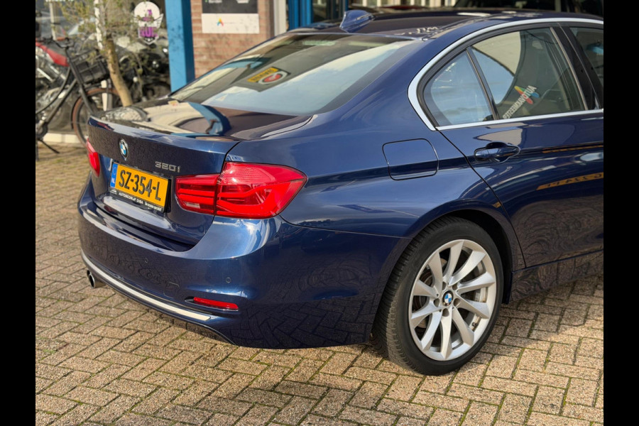 BMW 3-serie 320i Luxury Edition Individual 2018 NAVI LEDER! BMW 3-serie 320i Luxury Edition Individual 2018 NAVI LEDER!