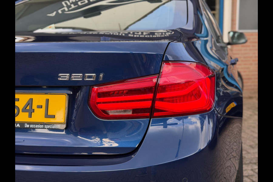 BMW 3-serie 320i Luxury Edition Individual 2018 NAVI LEDER! BMW 3-serie 320i Luxury Edition Individual 2018 NAVI LEDER!