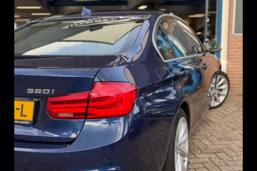 BMW 3-serie 320i Luxury Edition Individual 2018 NAVI LEDER! BMW 3-serie 320i Luxury Edition Individual 2018 NAVI LEDER!