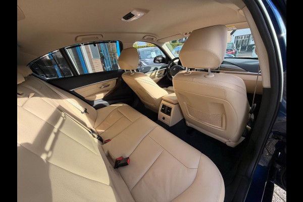 BMW 3-serie 320i Luxury Edition Individual 2018 NAVI LEDER! BMW 3-serie 320i Luxury Edition Individual 2018 NAVI LEDER!