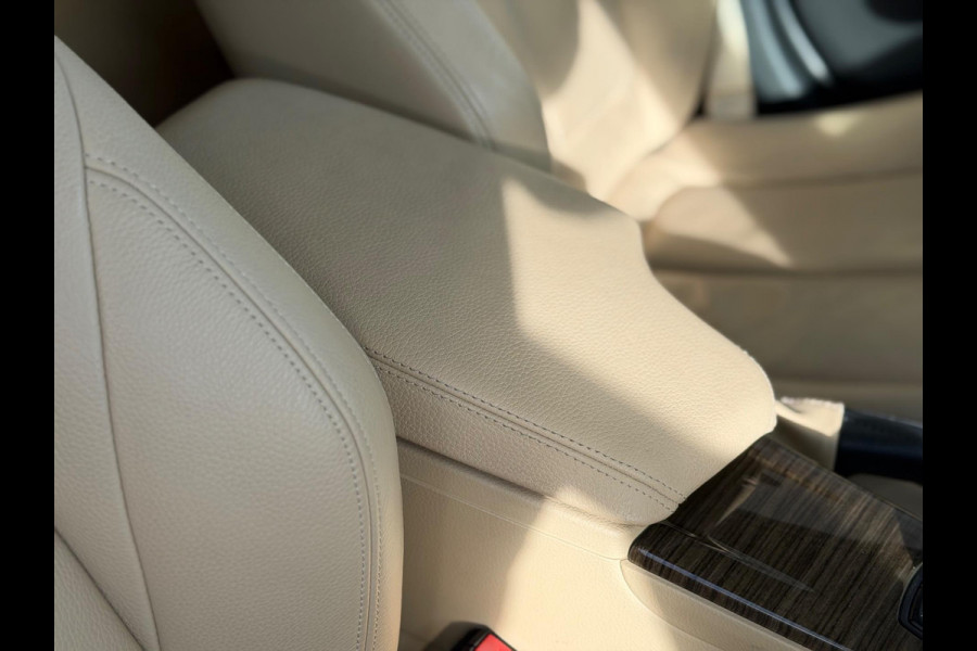 BMW 3-serie 320i Luxury Edition Individual 2018 NAVI LEDER! BMW 3-serie 320i Luxury Edition Individual 2018 NAVI LEDER!