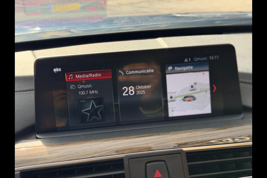 BMW 3-serie 320i Luxury Edition Individual 2018 NAVI LEDER! BMW 3-serie 320i Luxury Edition Individual 2018 NAVI LEDER!