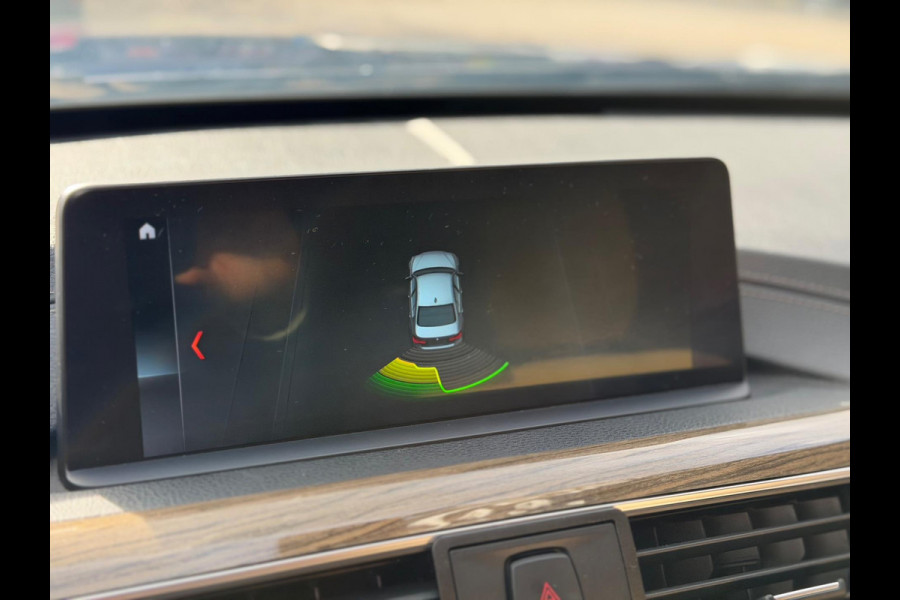 BMW 3-serie 320i Luxury Edition Individual 2018 NAVI LEDER! BMW 3-serie 320i Luxury Edition Individual 2018 NAVI LEDER!