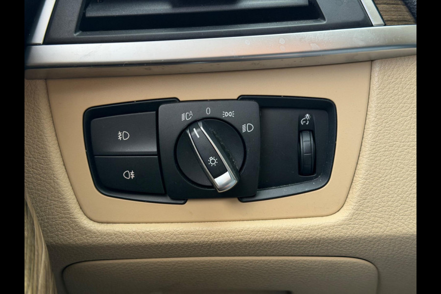 BMW 3-serie 320i Luxury Edition Individual 2018 NAVI LEDER! BMW 3-serie 320i Luxury Edition Individual 2018 NAVI LEDER!