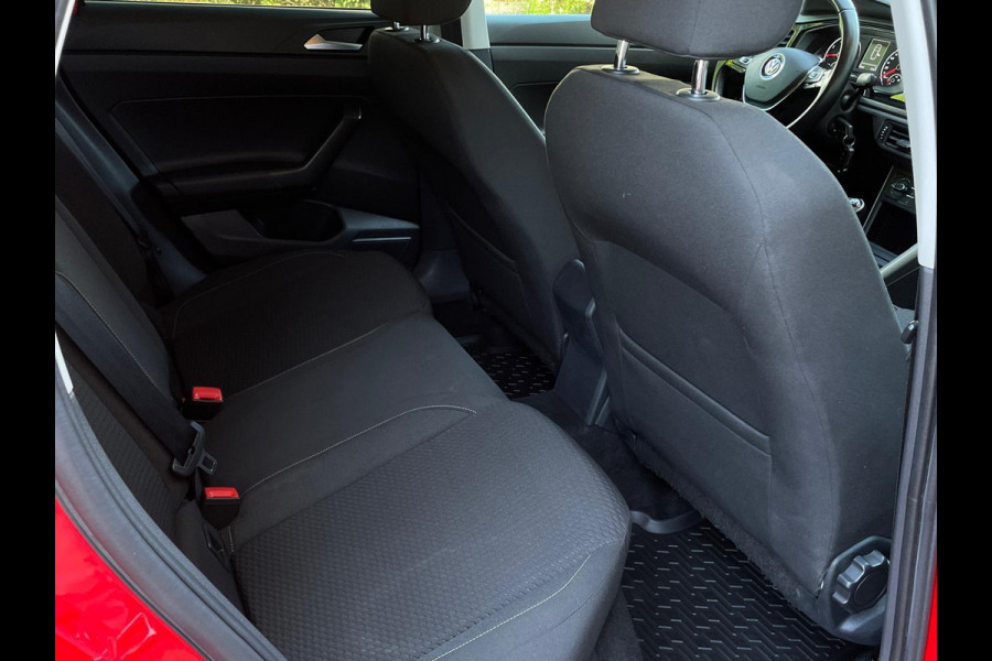 Volkswagen Polo 1.0 TSI Comfortline Business/Car play/Fcaelift/Navi(Ferrari Red)