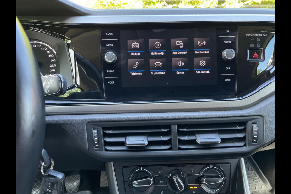 Volkswagen Polo 1.0 TSI Comfortline Business/Car play/Fcaelift/Navi(Ferrari Red)