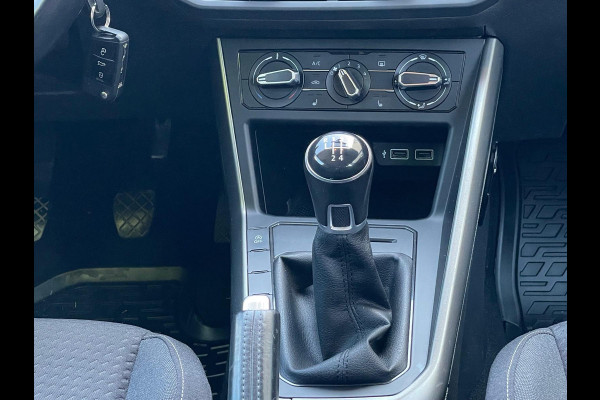 Volkswagen Polo 1.0 TSI Comfortline Business/Car play/Fcaelift/Navi(Ferrari Red)