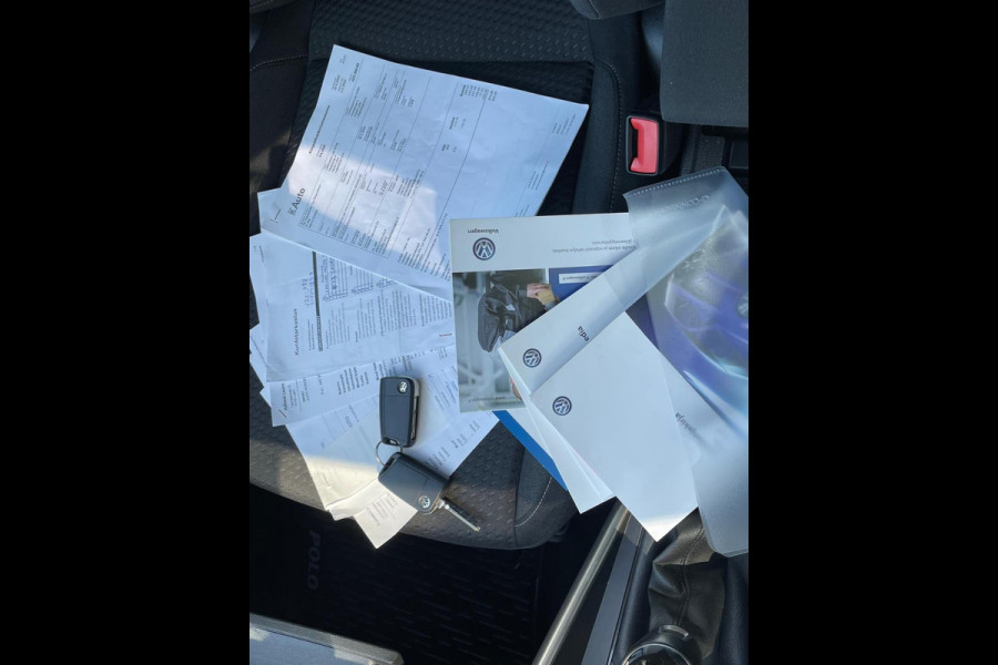 Volkswagen Polo 1.0 TSI Comfortline Business/Car play/Fcaelift/Navi(Ferrari Red)