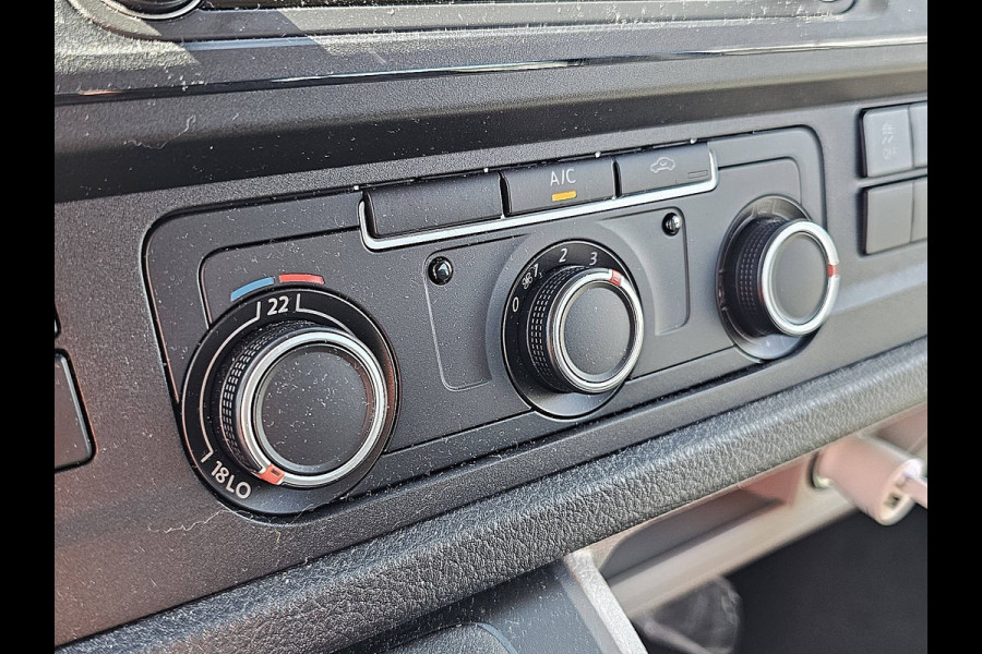 Volkswagen Transporter 2.0 TDI L2H1 DC NAP Airco Navi Euro6!