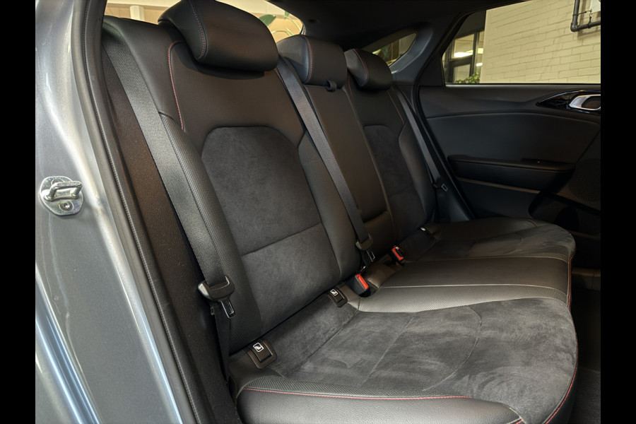 Kia ProCeed 1.6 T-GDI GT 205pk | Groot Navi | 18" | JBL | ACC | Blindspot | Camera | Perfect onderhouden.