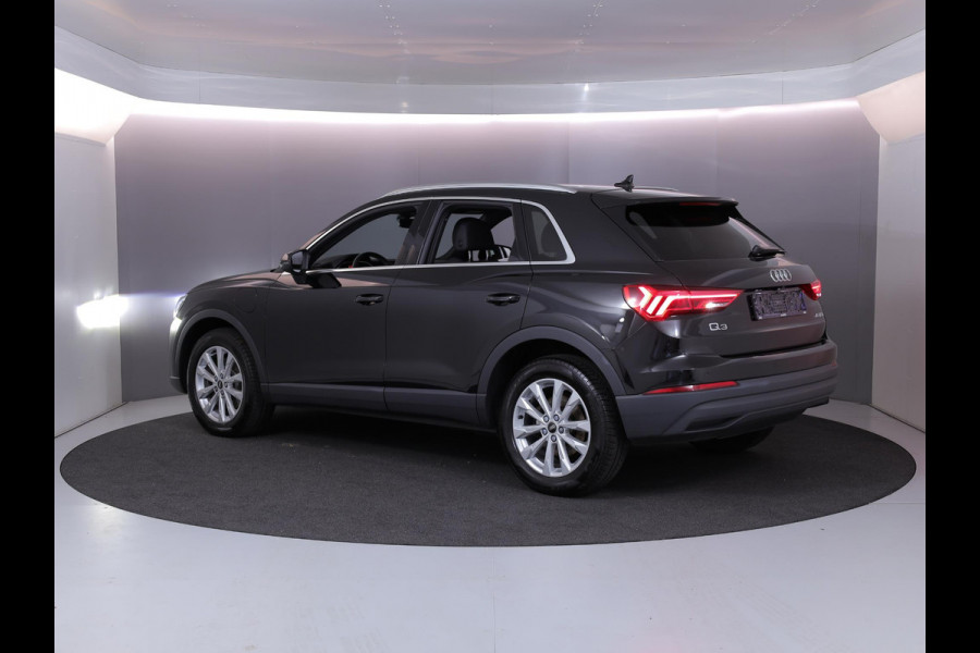 Audi Q3 45 TFSI e Business Edition 245 pk S-tronic | Navigatie | Parkeersensoren | Achteruitrijcamera | Adaptieve cruise control | Stoelverwarming | S-Line interieur | Audi Q3 45 TFSI e Business Edition 245 pk S-tronic | Navigatie | Parkeersensoren | Achteruitrijcamera | Adaptieve cruise control | Stoelverwarming | S-Line interieur |