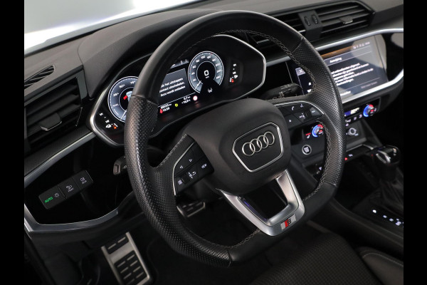 Audi Q3 45 TFSI e Business Edition 245 pk S-tronic | Navigatie | Parkeersensoren | Achteruitrijcamera | Adaptieve cruise control | Stoelverwarming | S-Line interieur | Audi Q3 45 TFSI e Business Edition 245 pk S-tronic | Navigatie | Parkeersensoren | Achteruitrijcamera | Adaptieve cruise control | Stoelverwarming | S-Line interieur |