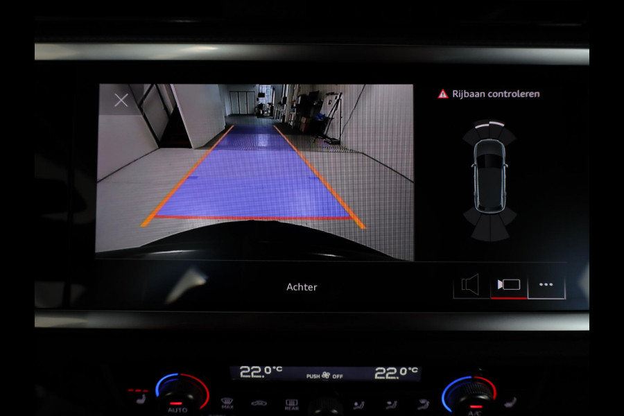 Audi Q3 45 TFSI e Business Edition 245 pk S-tronic | Navigatie | Parkeersensoren | Achteruitrijcamera | Adaptieve cruise control | Stoelverwarming | S-Line interieur | Audi Q3 45 TFSI e Business Edition 245 pk S-tronic | Navigatie | Parkeersensoren | Achteruitrijcamera | Adaptieve cruise control | Stoelverwarming | S-Line interieur |