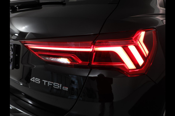 Audi Q3 45 TFSI e Business Edition 245 pk S-tronic | Navigatie | Parkeersensoren | Achteruitrijcamera | Adaptieve cruise control | Stoelverwarming | S-Line interieur | Audi Q3 45 TFSI e Business Edition 245 pk S-tronic | Navigatie | Parkeersensoren | Achteruitrijcamera | Adaptieve cruise control | Stoelverwarming | S-Line interieur |