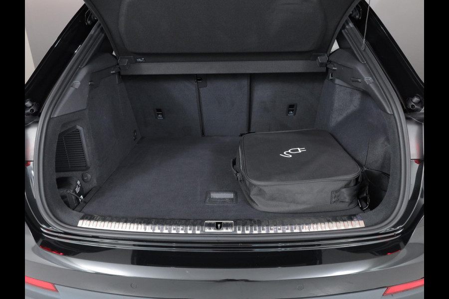 Audi Q3 45 TFSI e Business Edition 245 pk S-tronic | Navigatie | Parkeersensoren | Achteruitrijcamera | Adaptieve cruise control | Stoelverwarming | S-Line interieur | Audi Q3 45 TFSI e Business Edition 245 pk S-tronic | Navigatie | Parkeersensoren | Achteruitrijcamera | Adaptieve cruise control | Stoelverwarming | S-Line interieur |