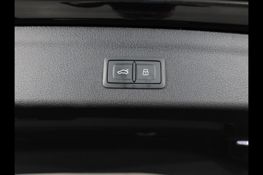 Audi Q3 45 TFSI e Business Edition 245 pk S-tronic | Navigatie | Parkeersensoren | Achteruitrijcamera | Adaptieve cruise control | Stoelverwarming | S-Line interieur | Audi Q3 45 TFSI e Business Edition 245 pk S-tronic | Navigatie | Parkeersensoren | Achteruitrijcamera | Adaptieve cruise control | Stoelverwarming | S-Line interieur |