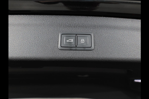 Audi Q3 45 TFSI e Business Edition 245 pk S-tronic | Navigatie | Parkeersensoren | Achteruitrijcamera | Adaptieve cruise control | Stoelverwarming | S-Line interieur | Audi Q3 45 TFSI e Business Edition 245 pk S-tronic | Navigatie | Parkeersensoren | Achteruitrijcamera | Adaptieve cruise control | Stoelverwarming | S-Line interieur |