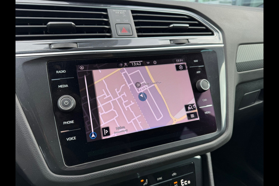 Volkswagen Tiguan 1.4 TSI eHybrid R-Line Business+ - Automaat - Climate - Navi - Camera - Parkeerhulp