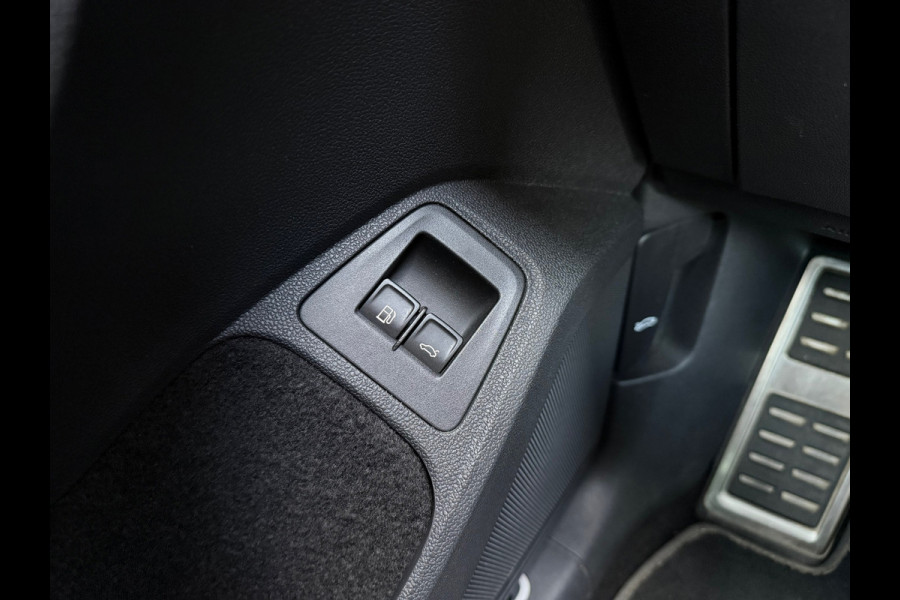 Volkswagen Tiguan 1.4 TSI eHybrid R-Line Business+ - Automaat - Climate - Navi - Camera - Parkeerhulp