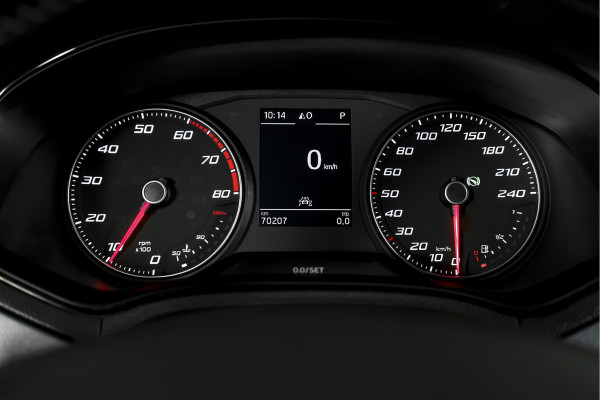 Seat Arona 1.0 TSI 116 PK Xcellence - Automaat | Cruise | Stoelverw. | PDC | NAV+App. Connect | ECC | DAB | LM 17" | Trekhaak |