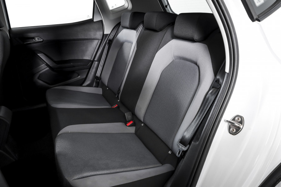 Seat Arona 1.0 TSI 116 PK Xcellence - Automaat | Cruise | Stoelverw. | PDC | NAV+App. Connect | ECC | DAB | LM 17" | Trekhaak |