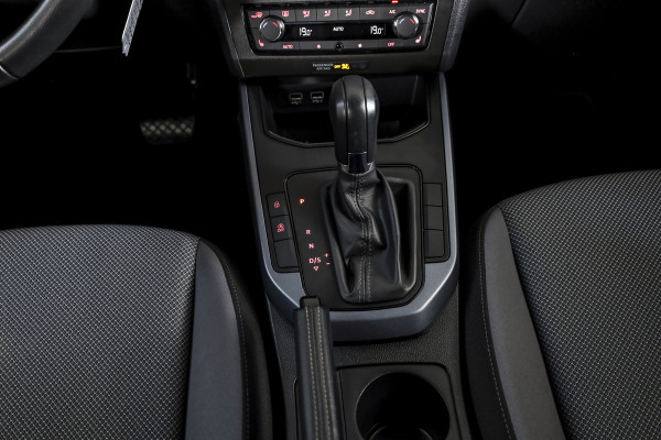 Seat Arona 1.0 TSI 116 PK Xcellence - Automaat | Cruise | Stoelverw. | PDC | NAV+App. Connect | ECC | DAB | LM 17" | Trekhaak |