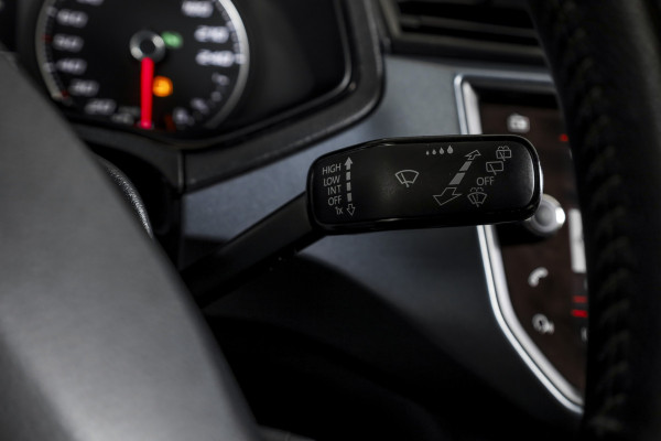 Seat Arona 1.0 TSI 116 PK Xcellence - Automaat | Cruise | Stoelverw. | PDC | NAV+App. Connect | ECC | DAB | LM 17" | Trekhaak |