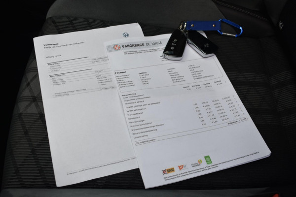 Volkswagen GOLF Variant 1.5 eTSI R-Line | MAXTON | IQ-LIGHT | PANORAMADAK | APPLE CARPLAY | ANDROID AUTO | CAMERA