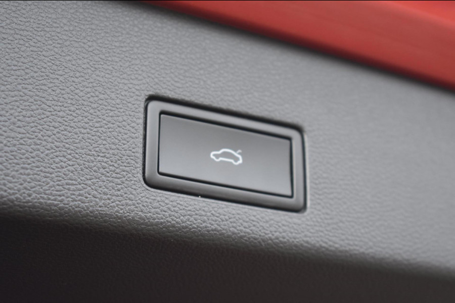 Volkswagen GOLF Variant 1.5 eTSI R-Line | MAXTON | IQ-LIGHT | PANORAMADAK | APPLE CARPLAY | ANDROID AUTO | CAMERA