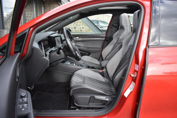 Volkswagen GOLF Variant 1.5 eTSI R-Line | MAXTON | IQ-LIGHT | PANORAMADAK | APPLE CARPLAY | ANDROID AUTO | CAMERA