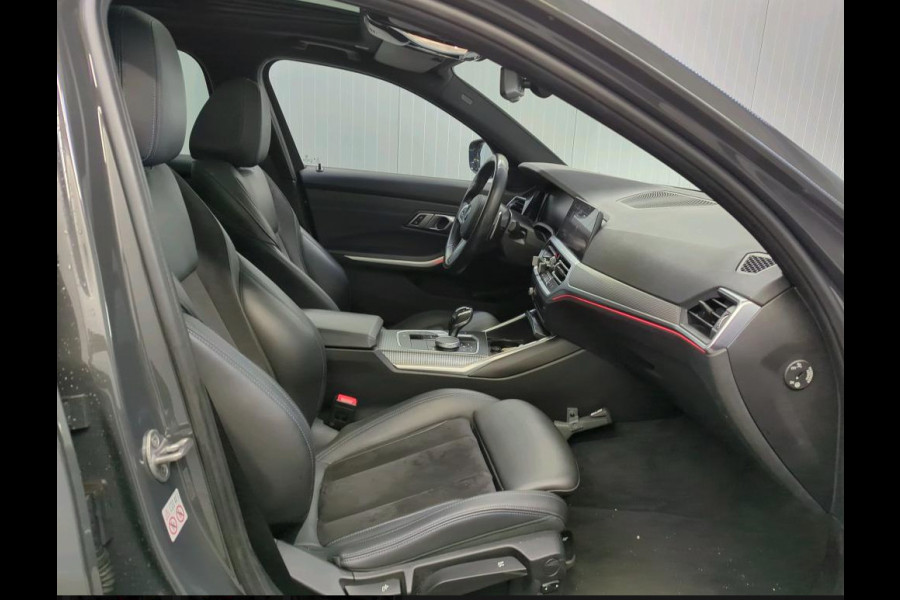 BMW 3 Serie Touring 318i Executive Edition | M-Pakket | Panoramadak | NL-Auto BMW 3 Serie Touring 318i Executive Edition | M-Pakket | Panoramadak | NL-Auto