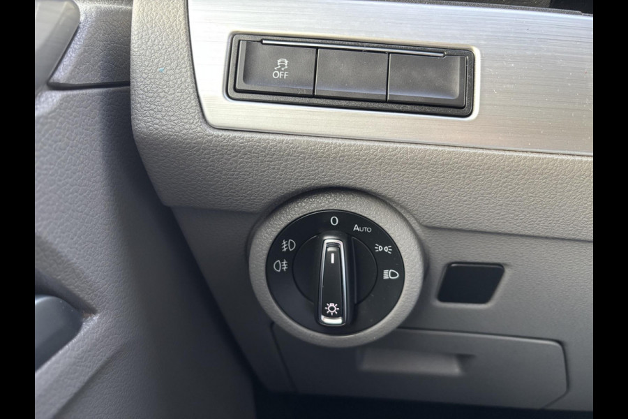 Volkswagen Transporter 2.0 TDI L2H1 BULLI 4Motion*AUTOM.*ACC*CAM*ECC*CARP