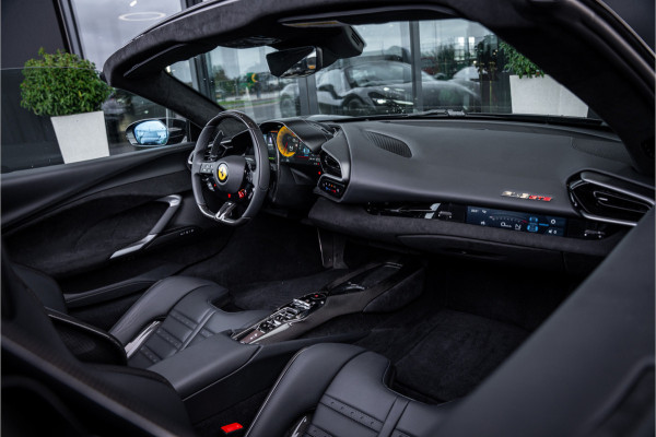 Ferrari 296 GTS 3.0 V6 - Daytona Racing Seats | Lift  | Passenger Display | Carbon | JBL