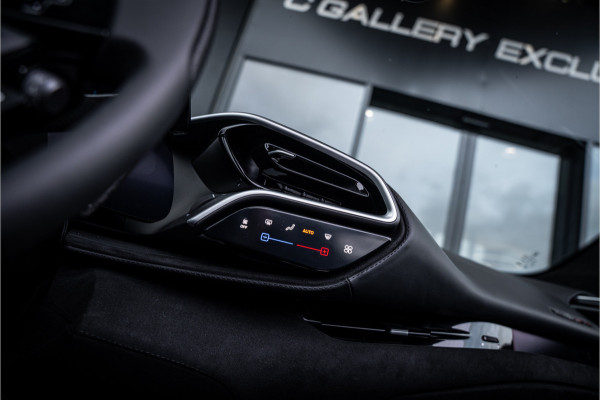 Ferrari 296 GTS 3.0 V6 - Daytona Racing Seats | Lift  | Passenger Display | Carbon | JBL