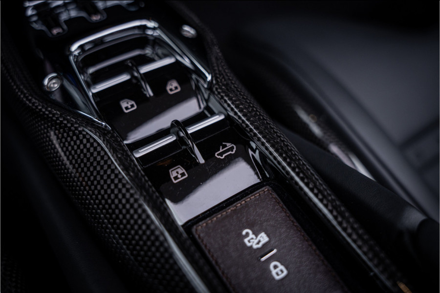 Ferrari 296 GTS 3.0 V6 - Daytona Racing Seats | Lift  | Passenger Display | Carbon | JBL