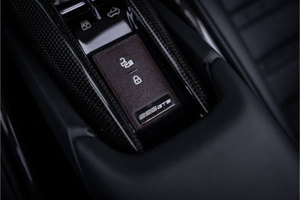 Ferrari 296 GTS 3.0 V6 - Daytona Racing Seats | Lift  | Passenger Display | Carbon | JBL