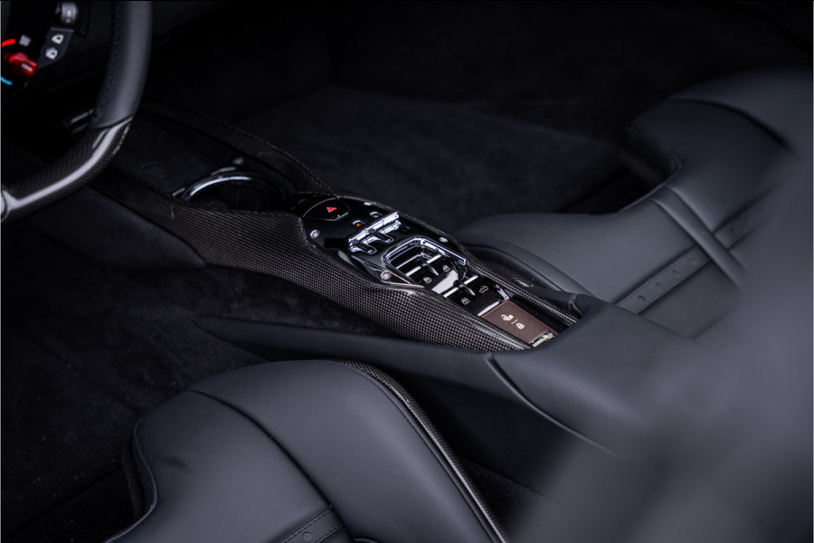 Ferrari 296 GTS 3.0 V6 - Daytona Racing Seats | Lift  | Passenger Display | Carbon | JBL