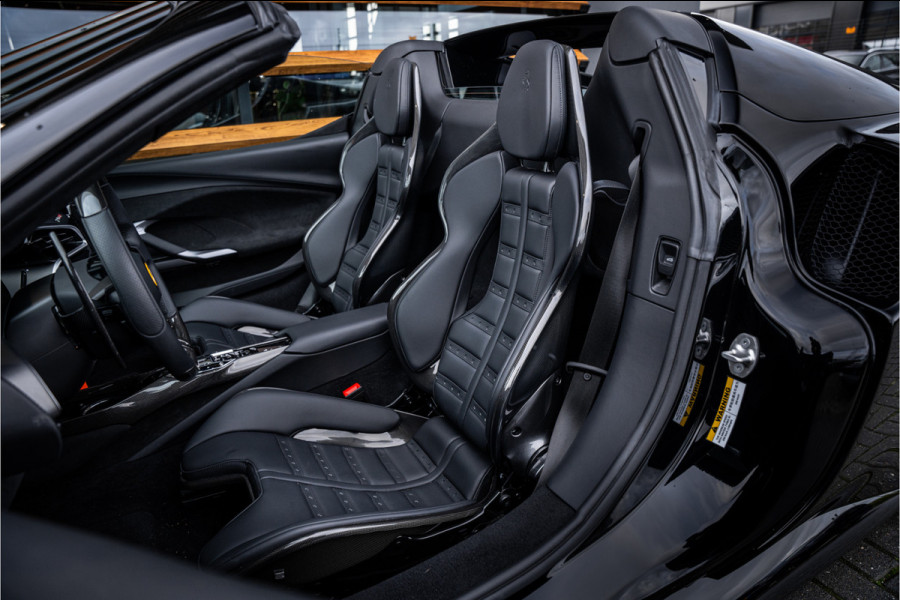 Ferrari 296 GTS 3.0 V6 - Daytona Racing Seats | Lift  | Passenger Display | Carbon | JBL